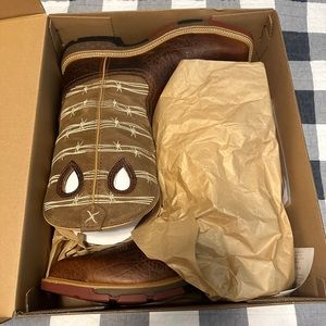Twisted X men’s steel toe boots. Size 10.5 D. Never worn. New in box.